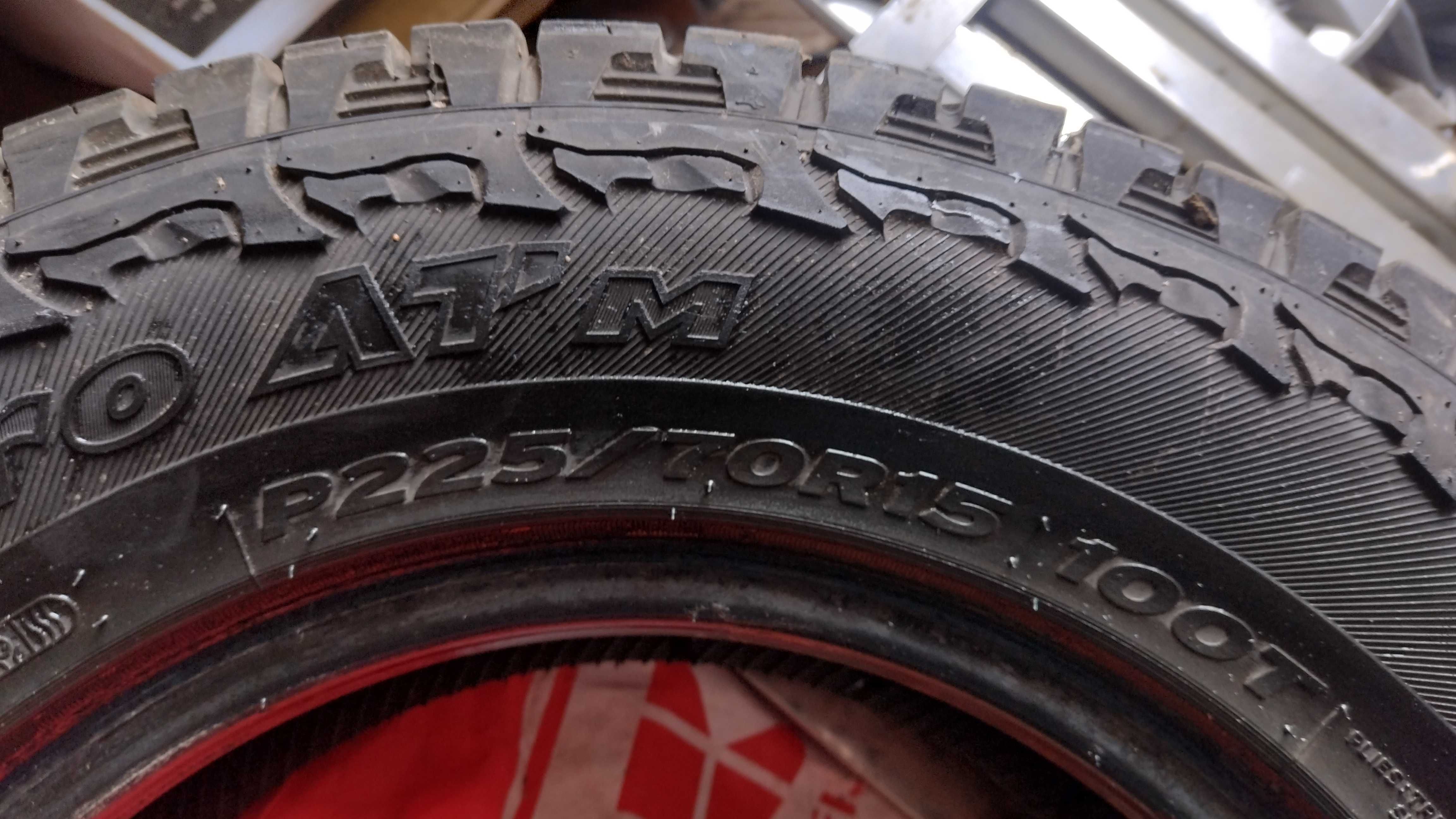 Opony terenowe  całoroczne 225 70 R15  rf10
