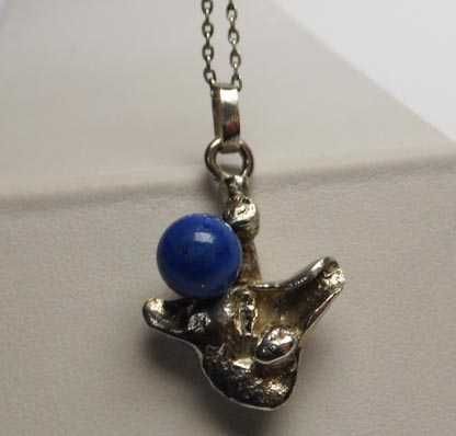 Srebrna autorska zawieszka kulka lapis lazuli