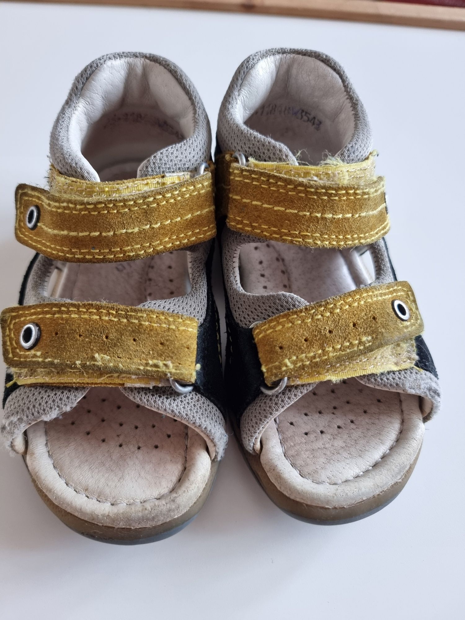 Buty bartek sandały kapcie do żłobka przedszkola 23


Do sprzedania ge