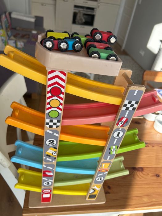 Gra edukacyjna dla dzieci 0+ Garaż auta samochody