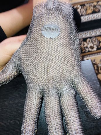 Кольчужна перчатка