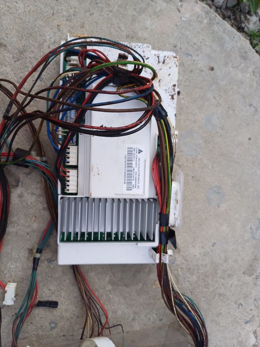 Пральна машинка Арістон AQM8D