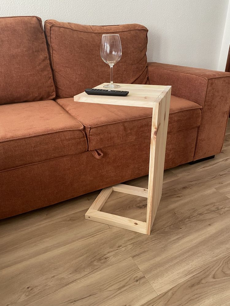 Mesa de apoio ao sofá