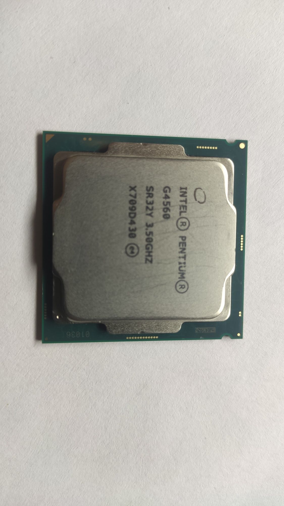 Intel Pentium G4560 box