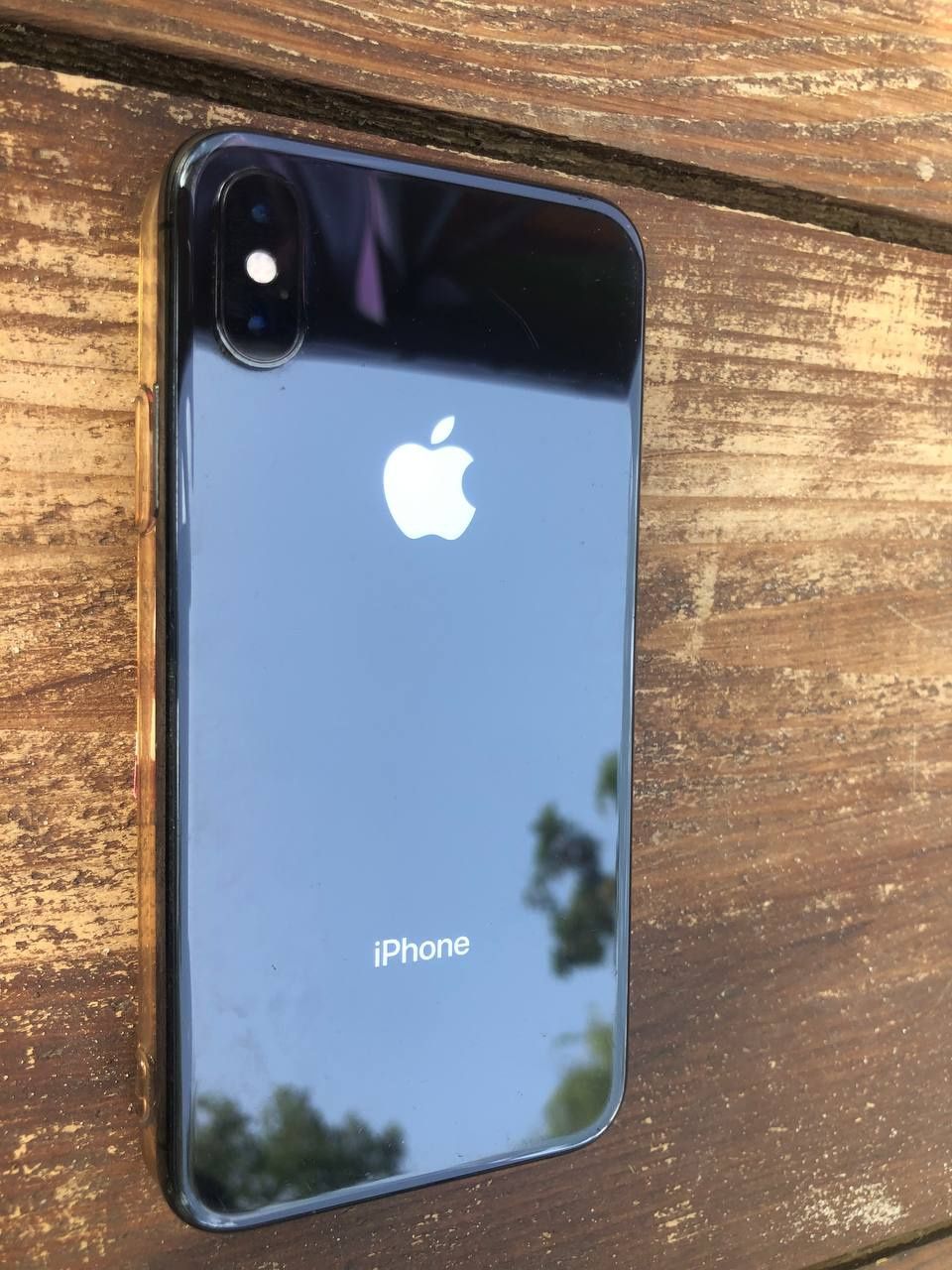 Продам Айфон XS на 64