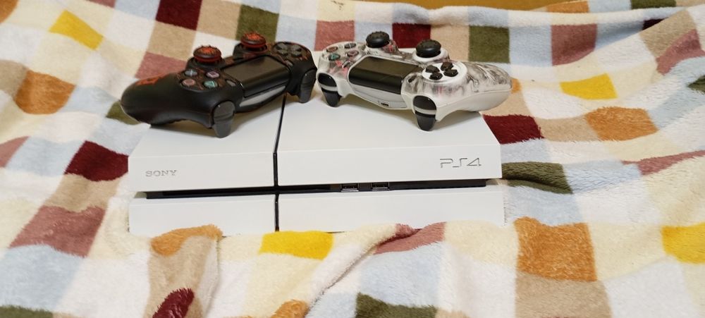 Продам PS 4 fat на 408 gb