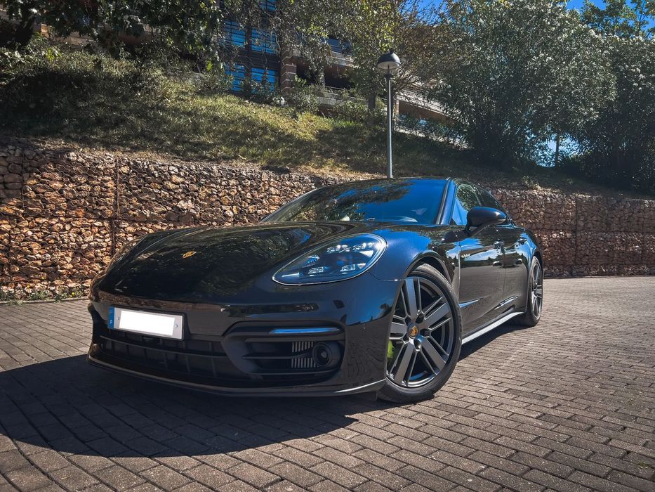 Porsche Panamera 4 E-Hybrid Platinum Edition com PDLS