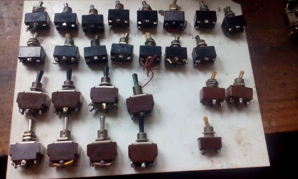Перемикачі і тумблери П2Т, ВТ3, Т3, Т2, ТП1-2