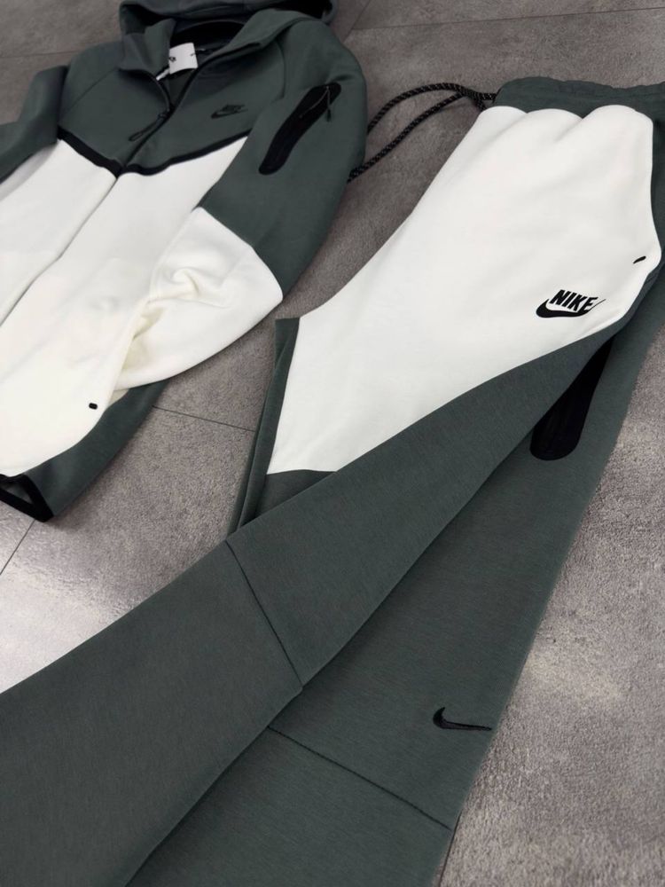 Нові Nike Tech Fleece чоловічий костюм