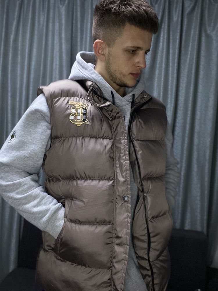 Чоловіча жилетка burberry оригінал ! Стан нової !