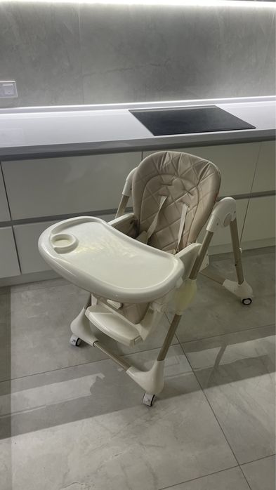 Стільчик для годування Carrello