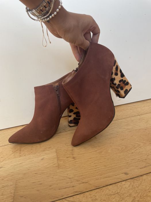 Sapatos Zilian salto com pêlo