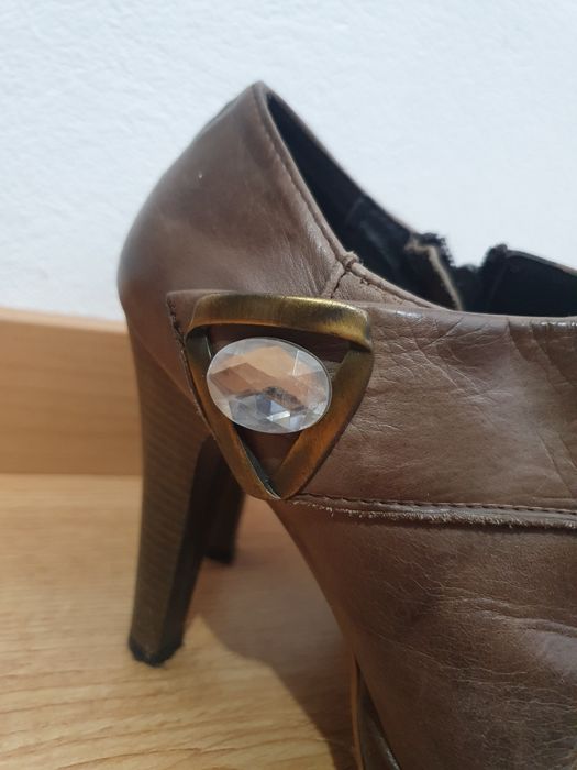 Botins castanhos altos (envio gratuito)