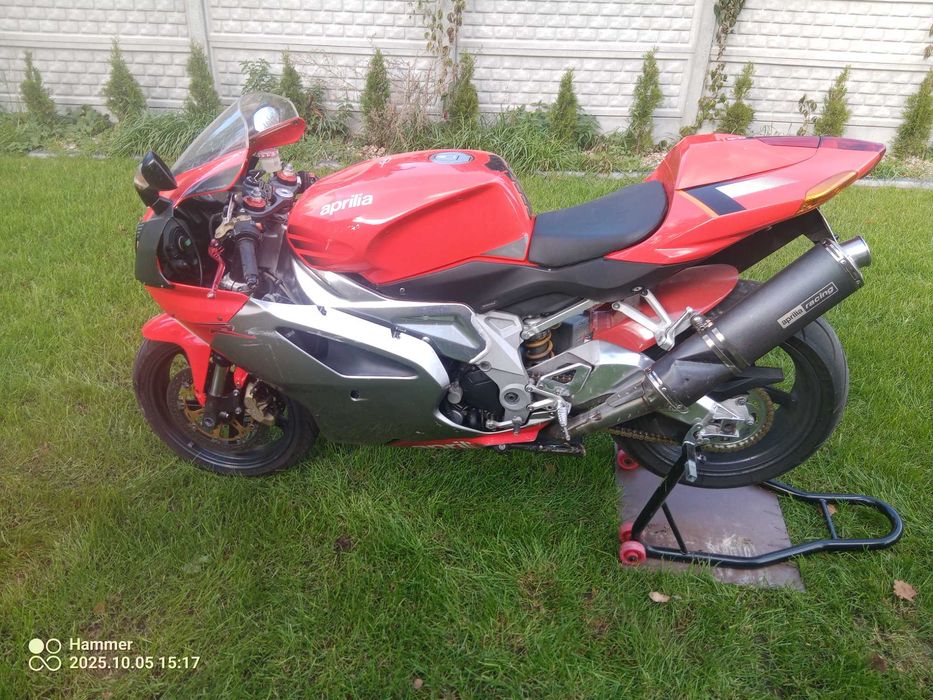 Aprilia RSV 1000R