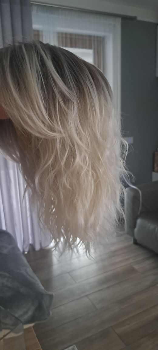 Peruka ze zdjęcia platynowy blond