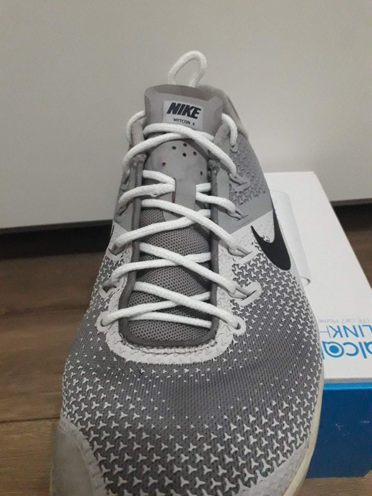 Sprzedam buty na siłownie nike  r41