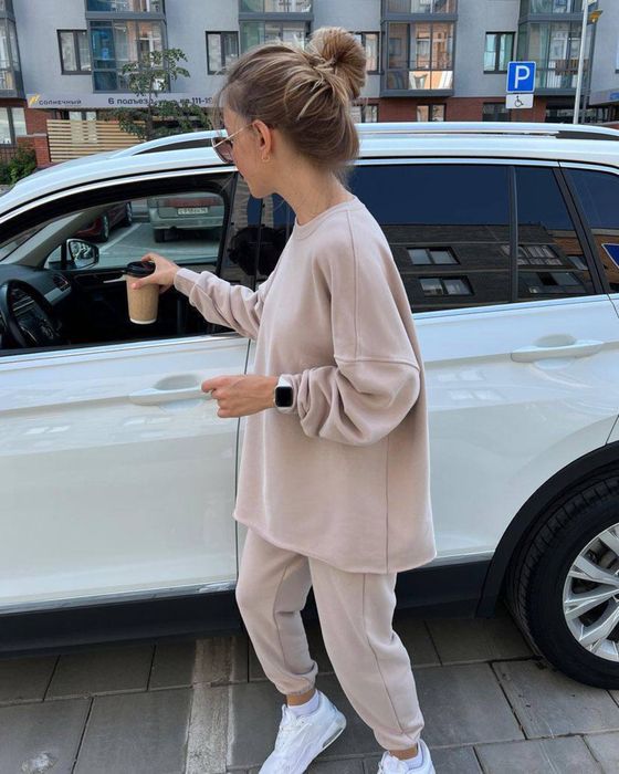 Жіночий спортивний костюм оверсайз беж, білий, чорний – новинка 2025