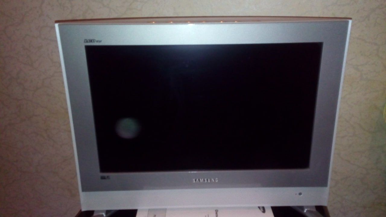 Телевизор Samsung lcd 17 корея