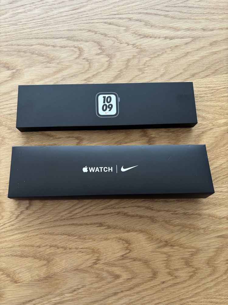 Apple Watch SE model A2352 Space Gray