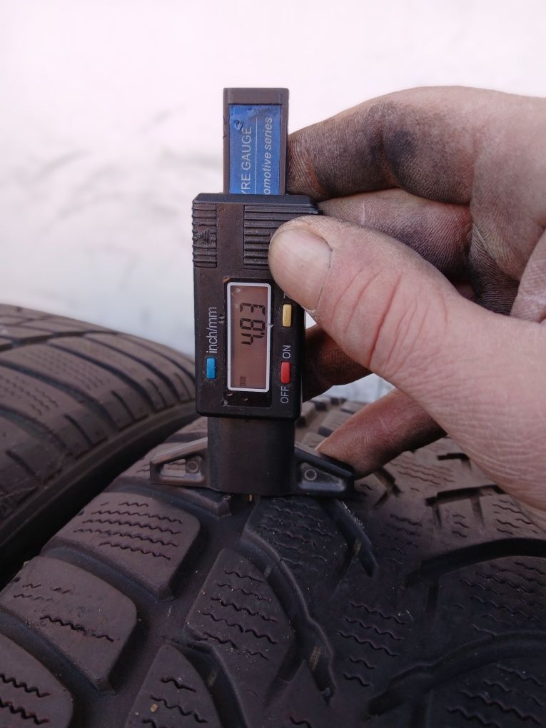 Шини Dunlop 205 55 R 16 4шт Зима (0323) Резина