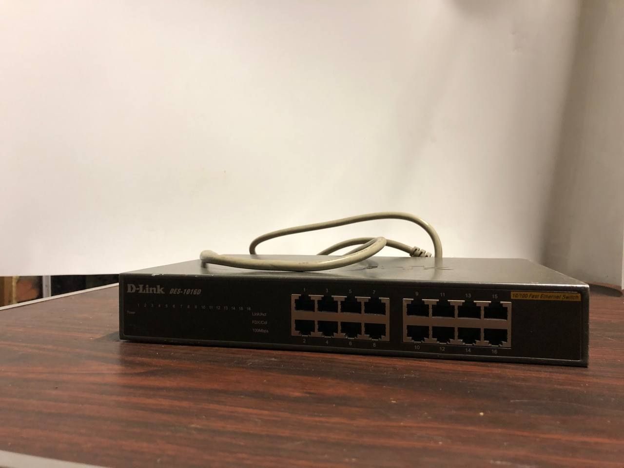 Коммутатор D-Link DES-1016D