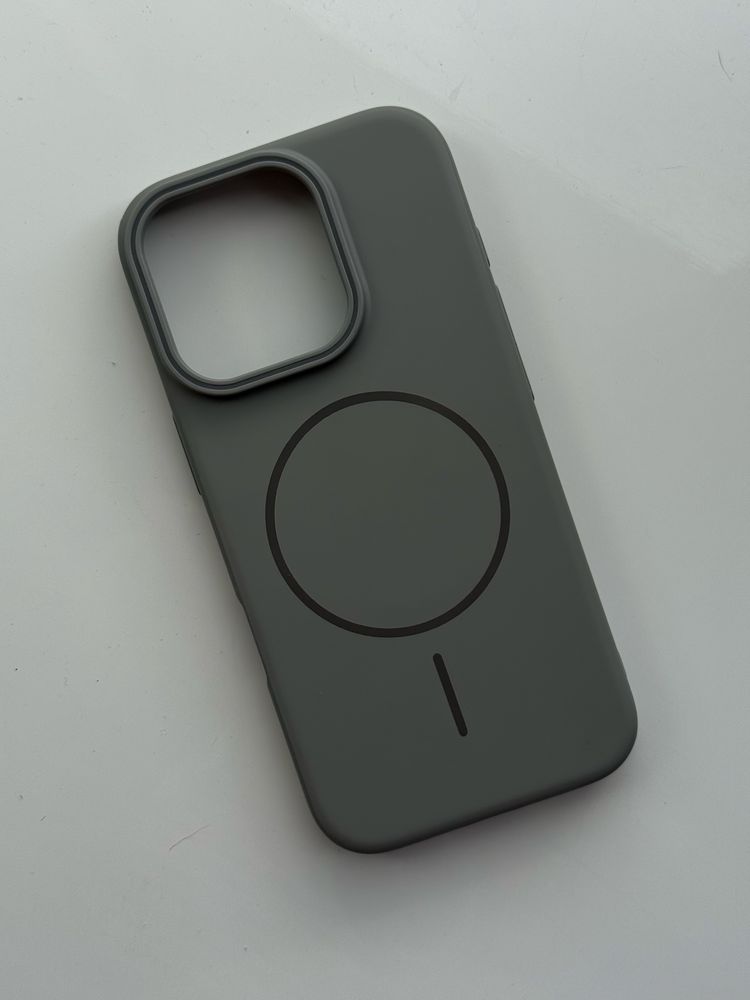 Чохол на iphone 16 pro