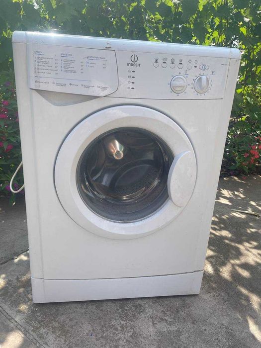 Пральна машина Indesit