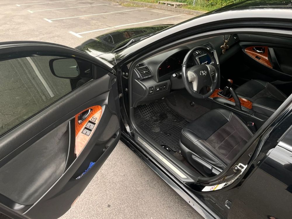 Продам Toyota Camry