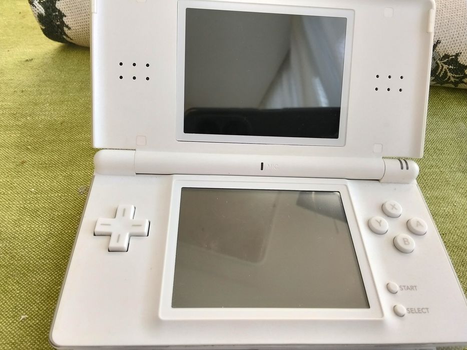 Nintendo DS lite