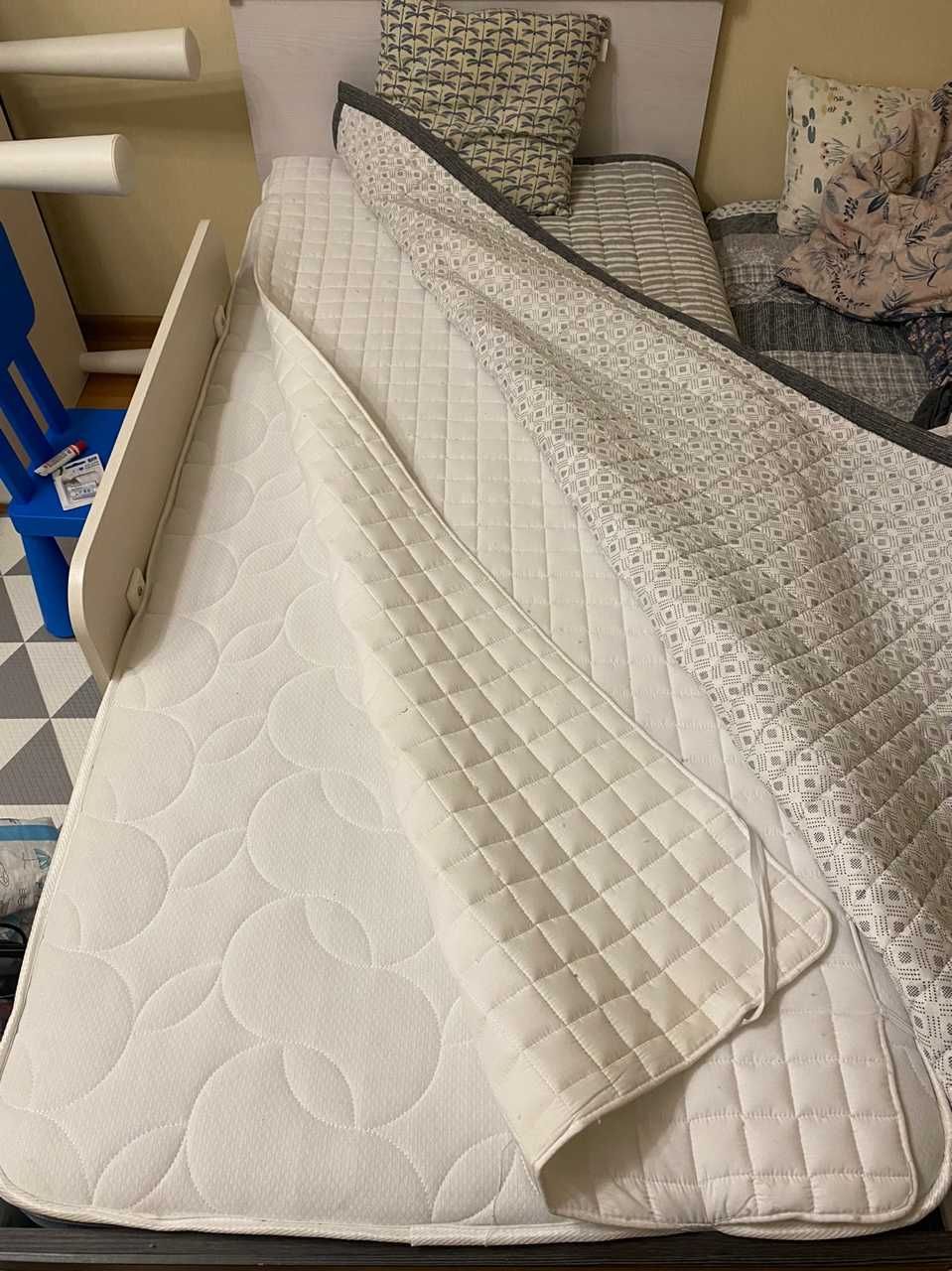 good condition of single bed