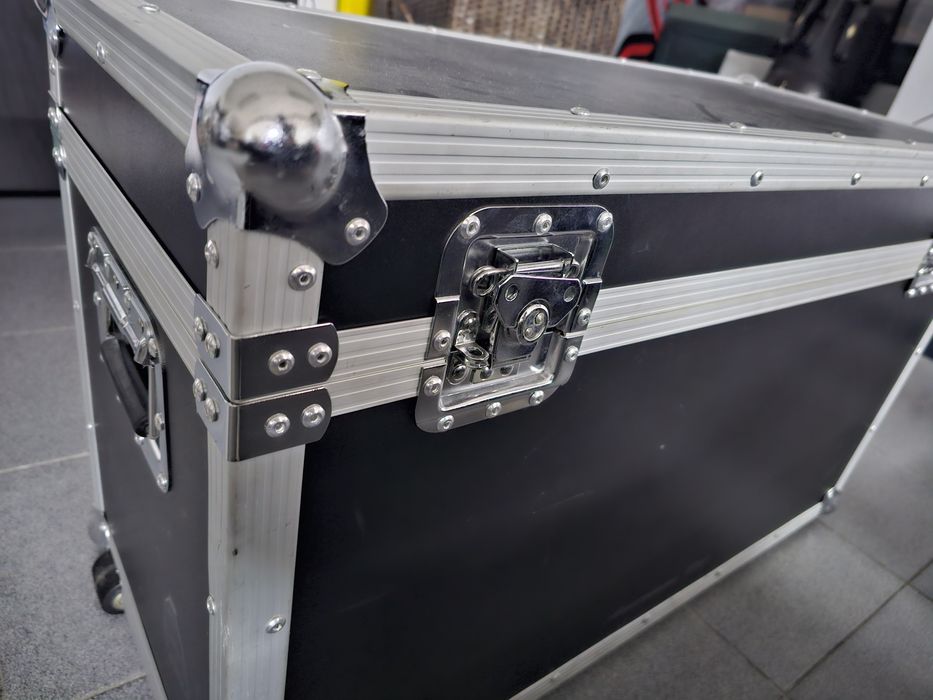 Bau de transporte carga com rodas