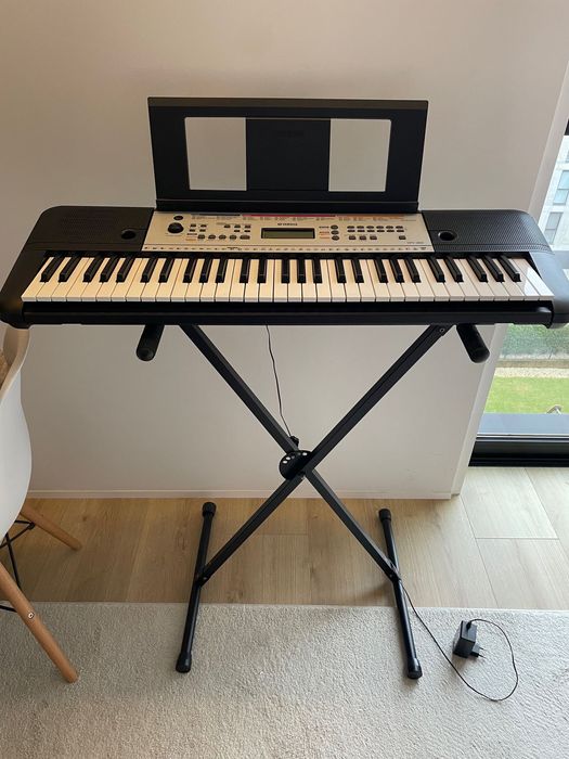 Teclado Yamaha YPT-260