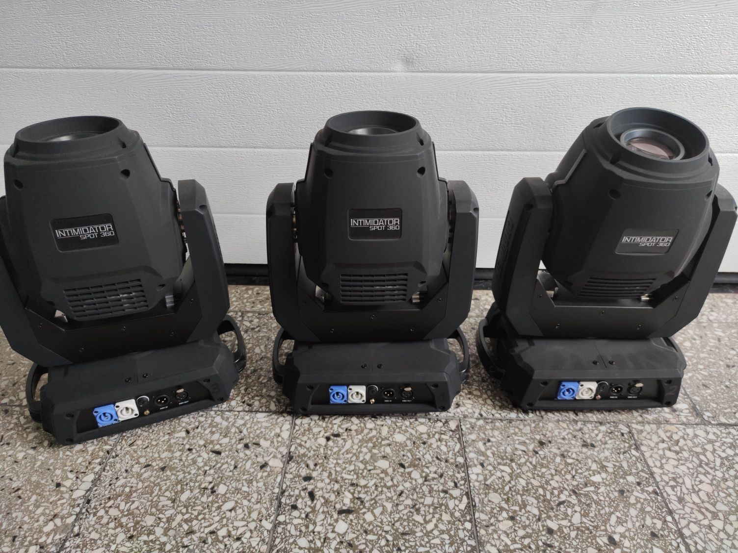 2 głowy ruchome spot Chauvet Intimidator 360, futerał