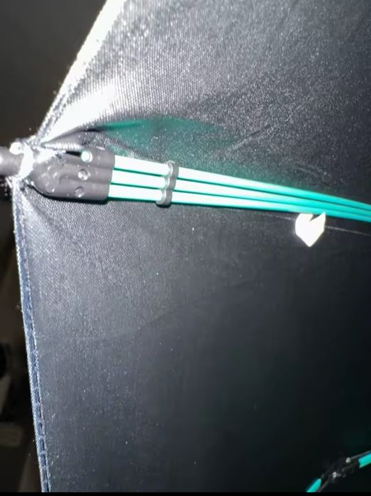 Зонт автомат в різних кольорах.