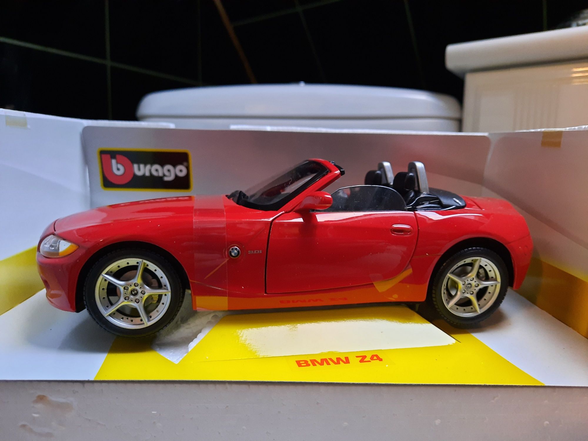 Auto Samochód Kolekcjonerski BMW Z4 Bburago 1:18