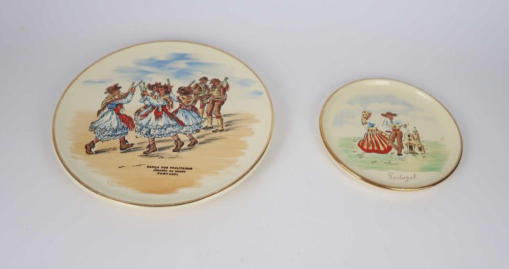 2 Pratos pequenos em faiança Aleluia