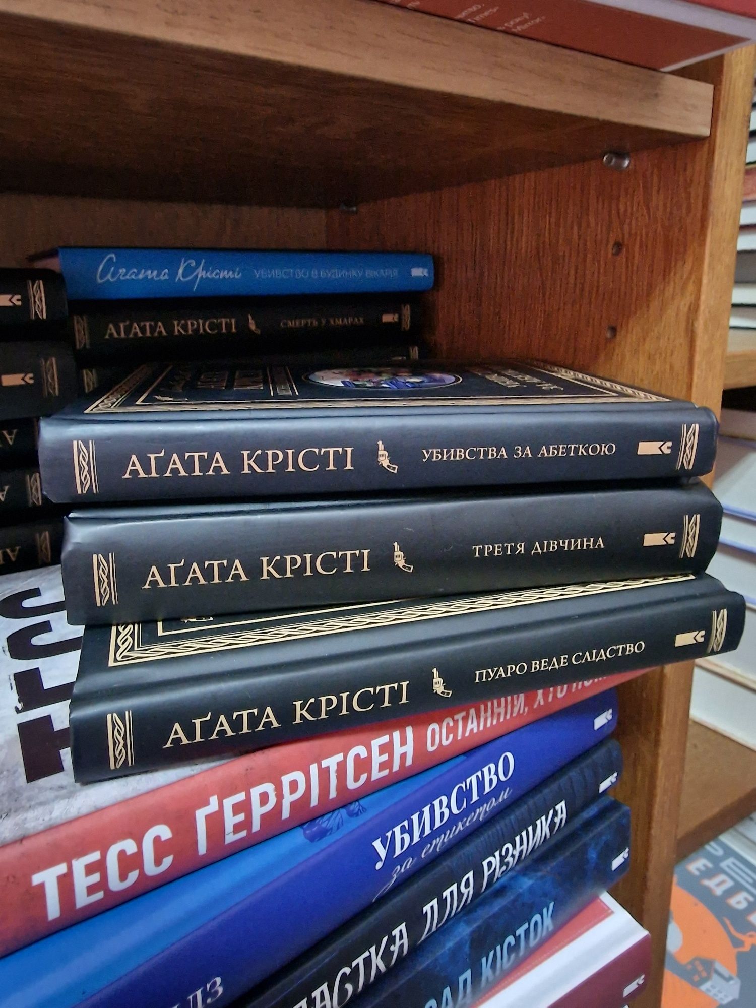 Книги на різну тематику