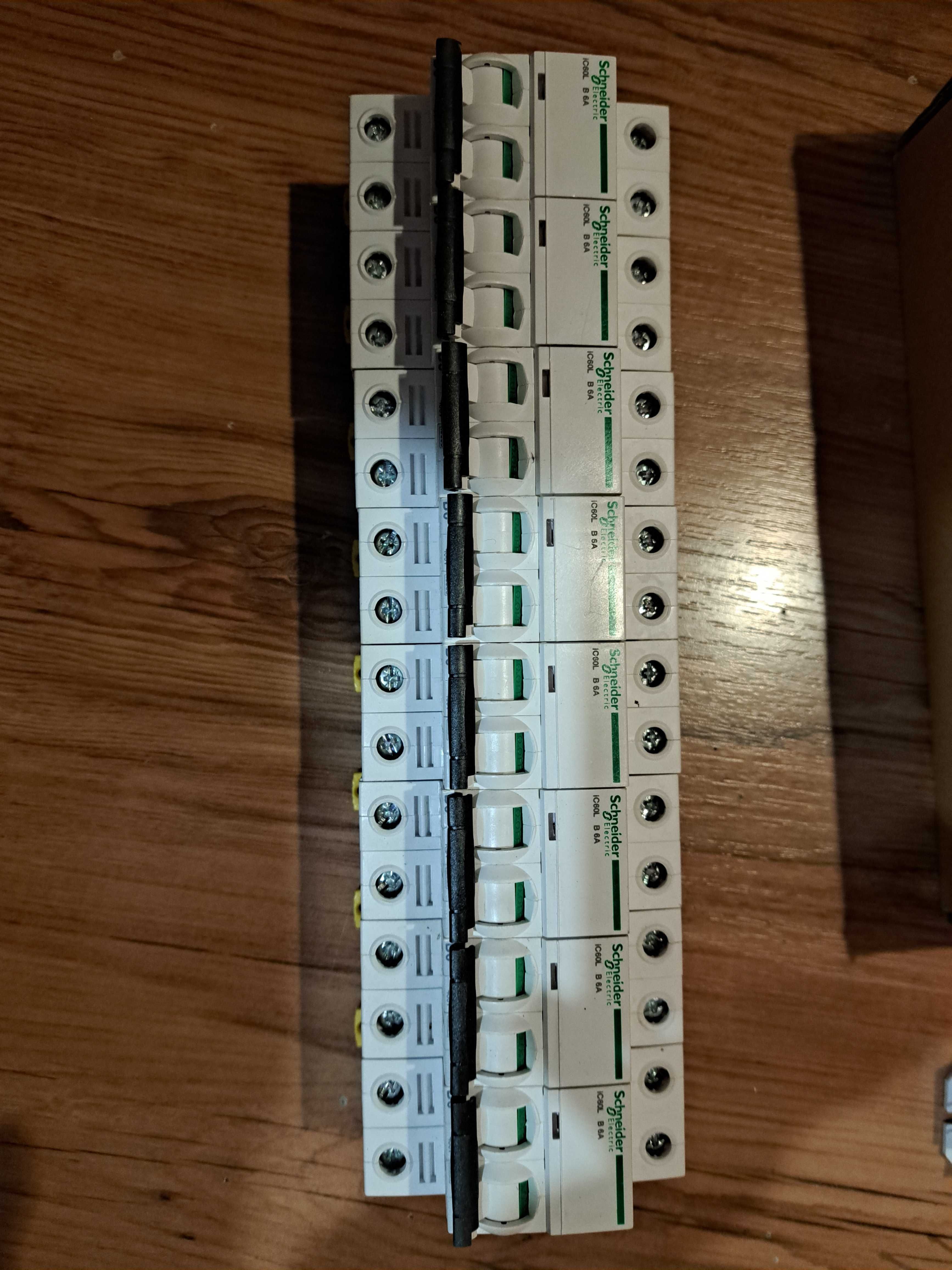 Wyłącznik nadprądowy 2P B 6A 15kA AC iC60L-B6-2 8szt.