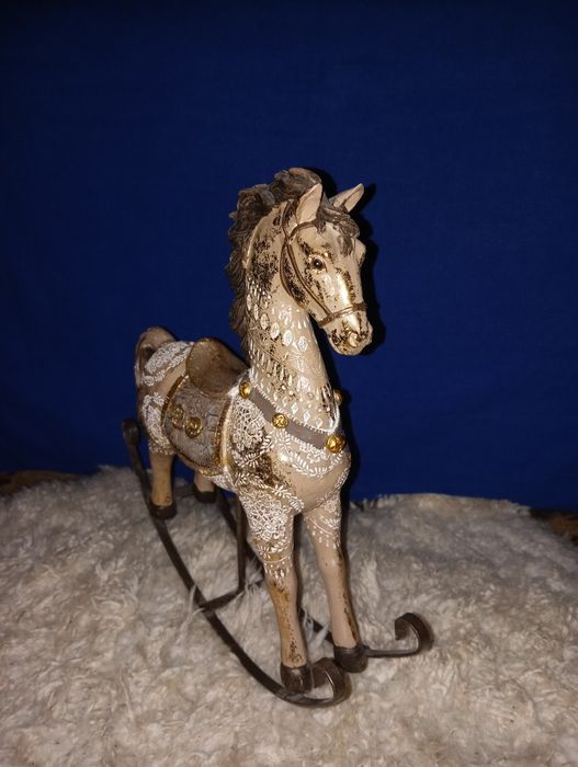 Різдвяна фігурка кінь-гойдалка