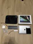 MacBook Pro 13” 2020 M1 | 8GB RAM | 256GB SSD | Zestaw z akcesoriami