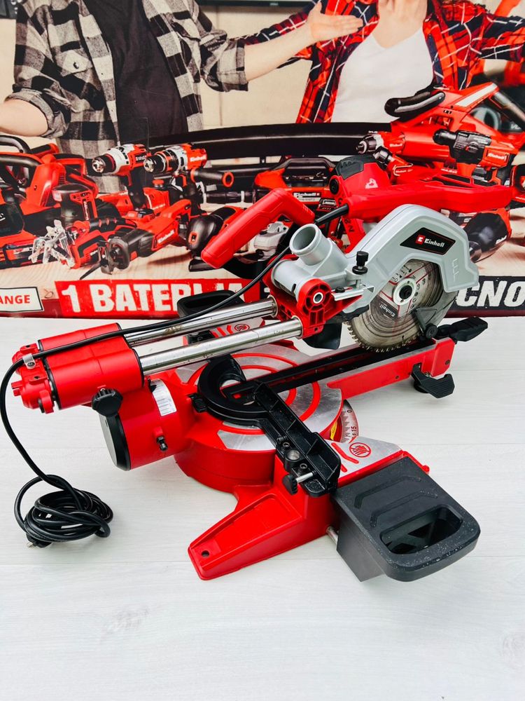 Пила торцювальна Einhell TC-SM 216