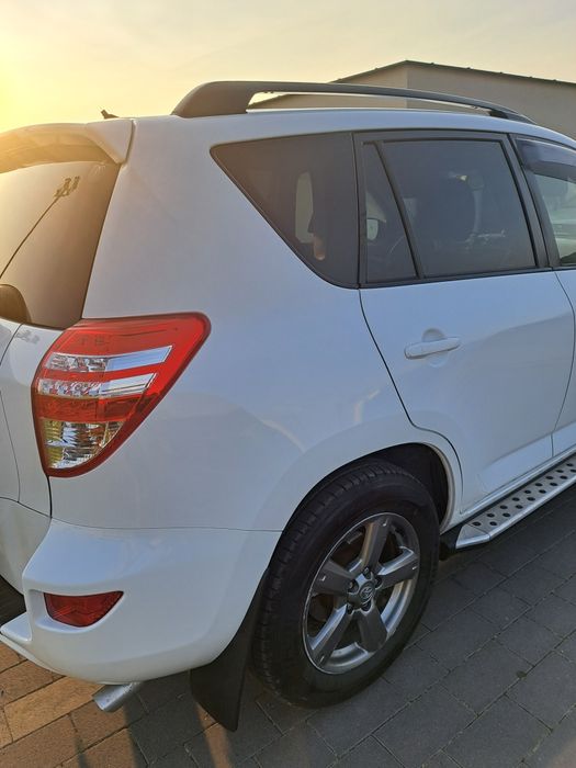 Продам Toyota Rav 4, 2012