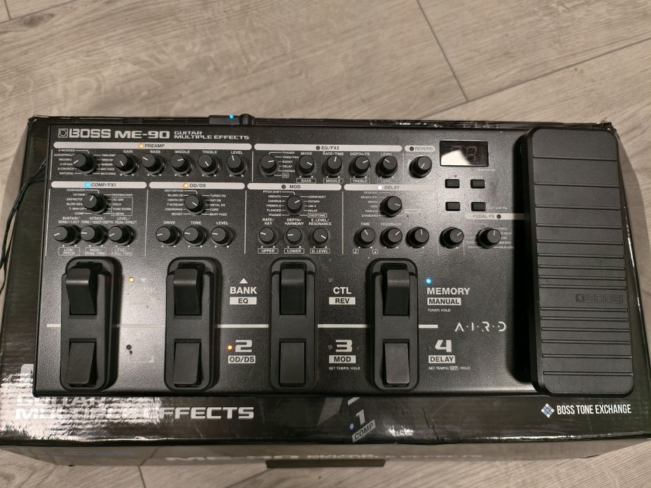 Boss ME-90 z bluetooth i zasilaczem