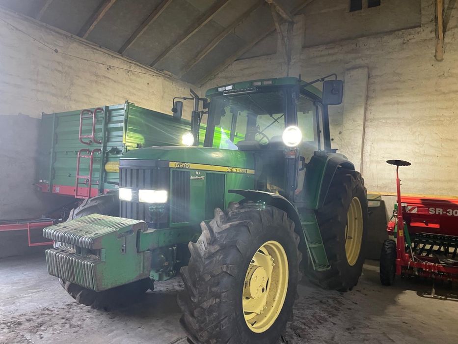 John Deere 6910  Power Quad 140 km  TLS