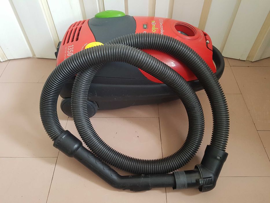 Odkurzacz ELEKTROLUX Z 1115 . MC2 . 1350 W .