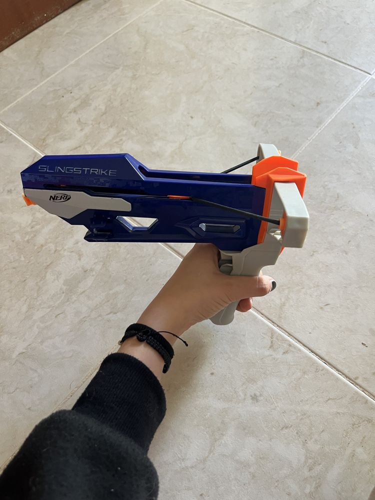 Nerf Slingstrike