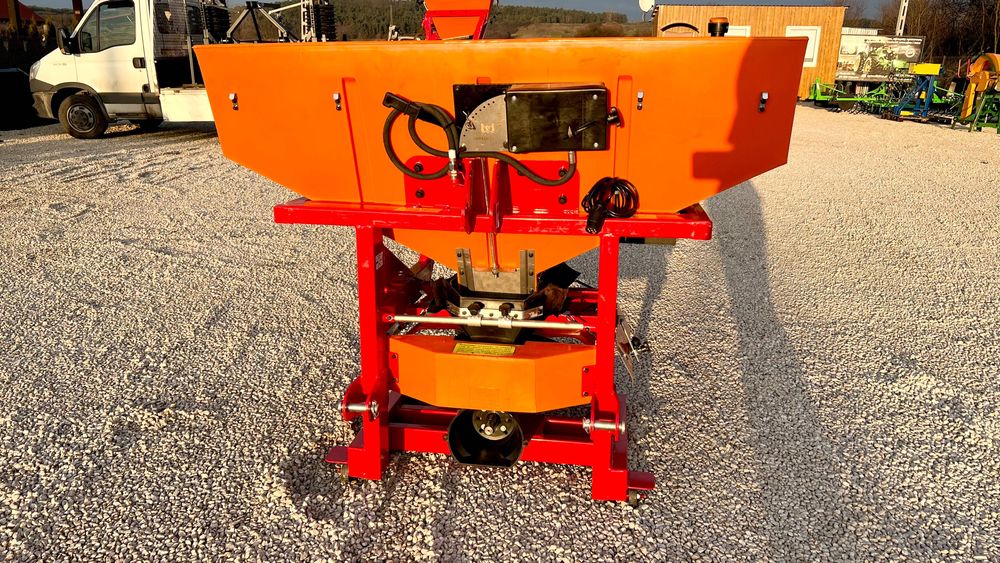 PK 1200 Piaskarka komunalna Posypywarka 850L/1200kg DOSTAWA