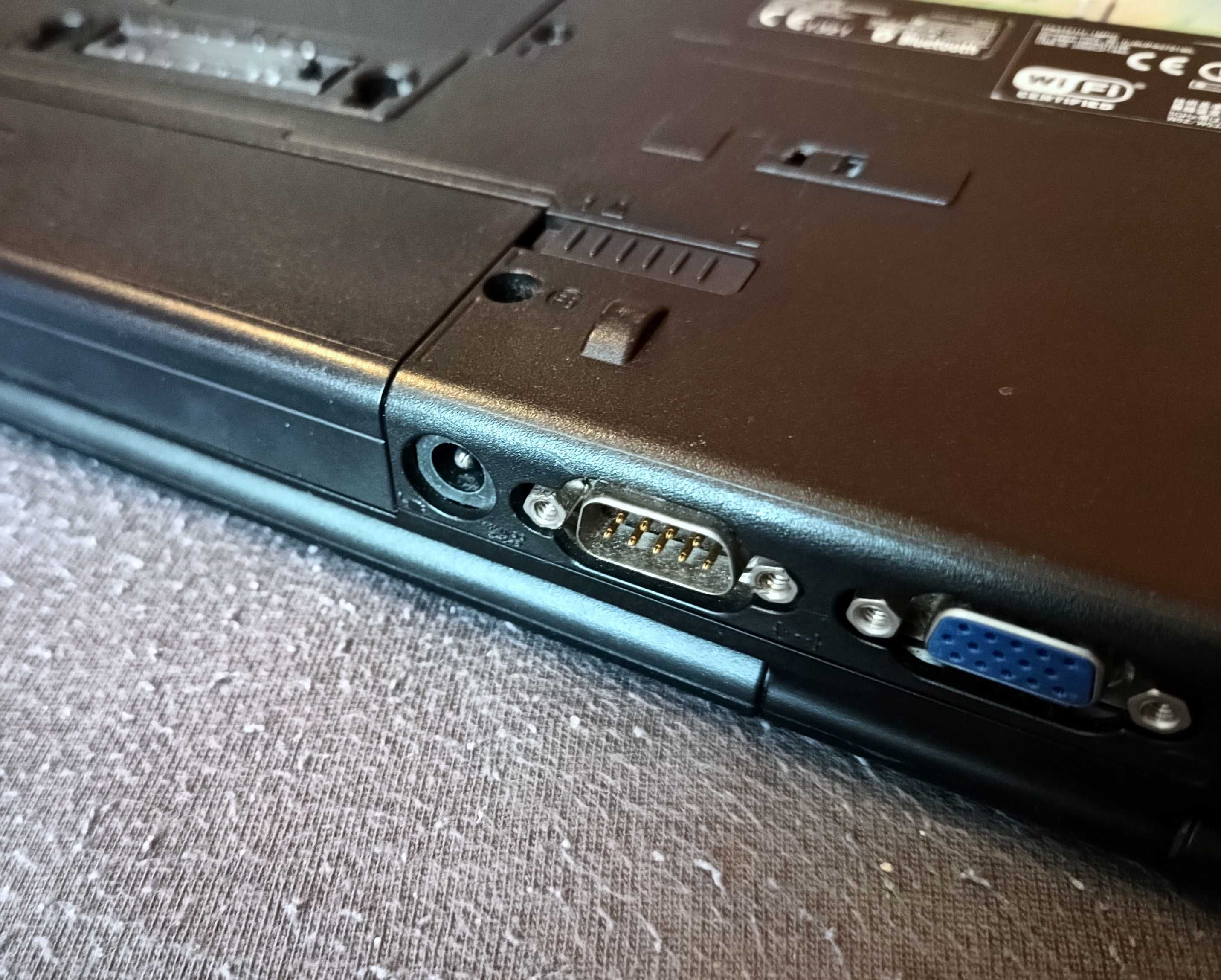 Toshiba Tecra A11-11Q\i3\SSD240GB\4GB RAM\Windows10