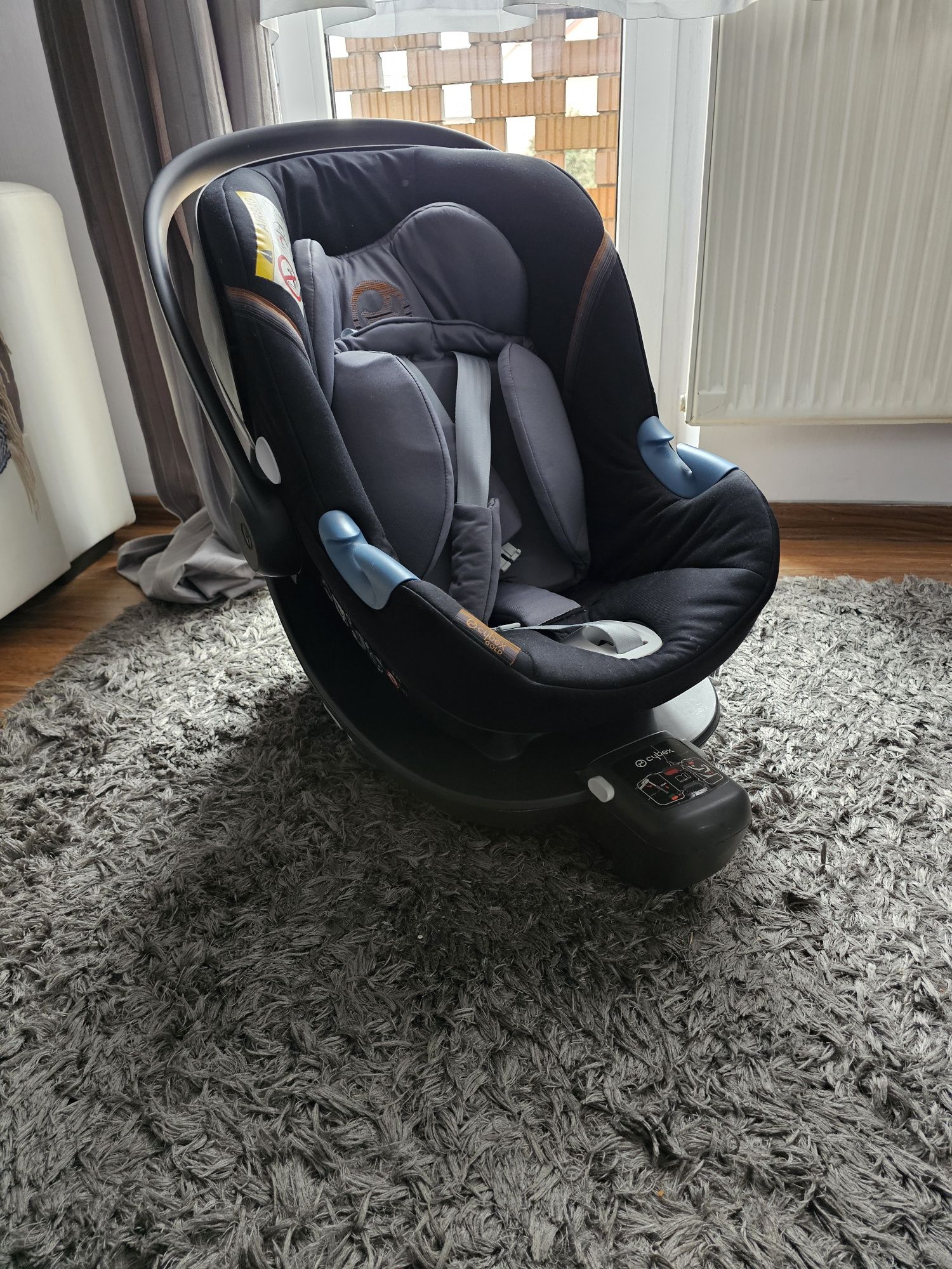 Sprzedam fotelik Cybex Aton M z bazą Cybex Base M