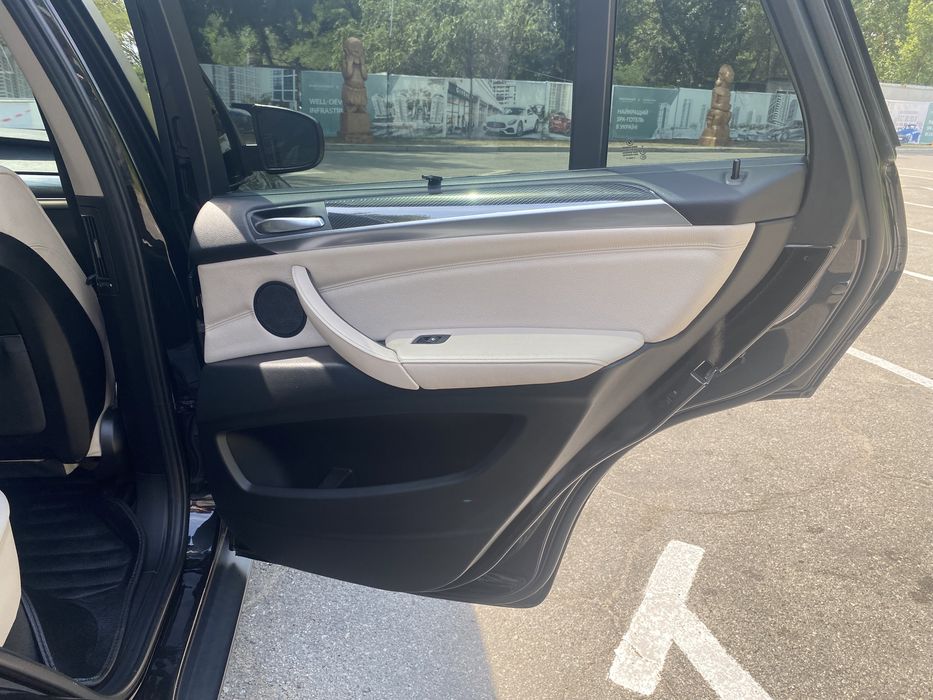 Продам BMW X5 E70 2013 3.0 бензин